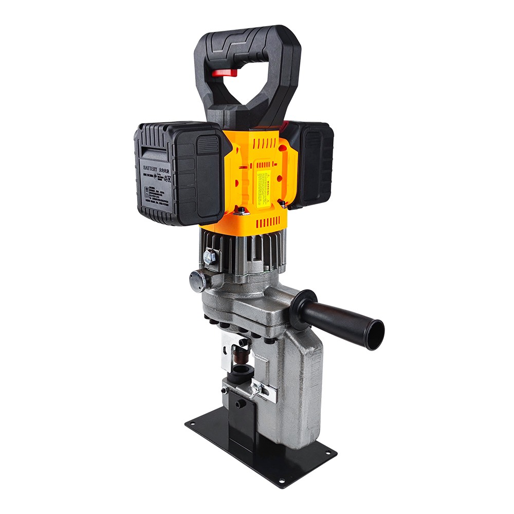 máy đột lỗ thủy lực dùng pin